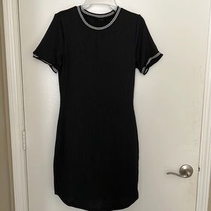 Forever21 black bodycon dress in Size L